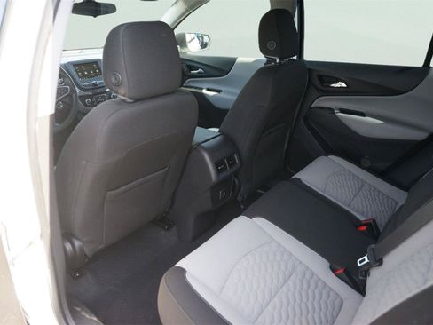 Used 2019 Chevrolet Equinox LS FWD image 11