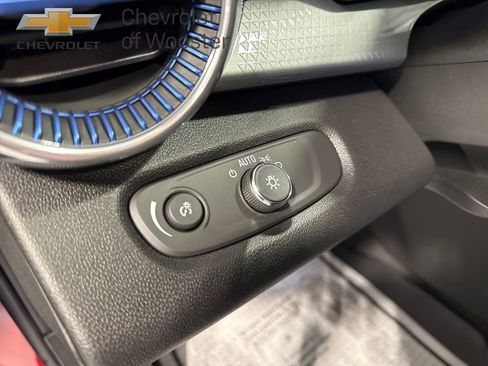 New 2026 Chevrolet Trax LT w/ Driver Confidence Package image 9