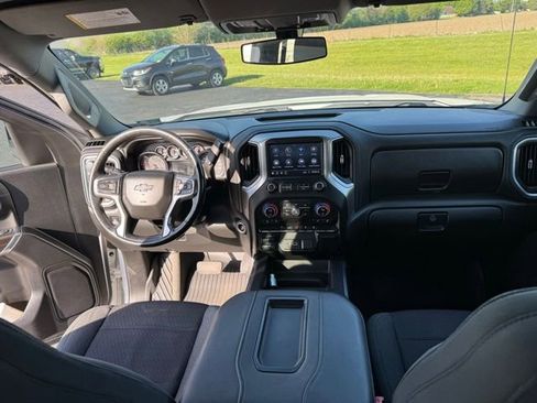 Used 2019 Chevrolet Silverado 1500 LT Trail Boss AWD/4WD image 15