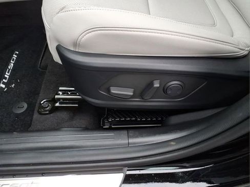 New 2026 Hyundai Tucson Limited FWD image 16