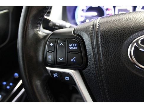 Used 2015 Toyota Highlander XLE image 33