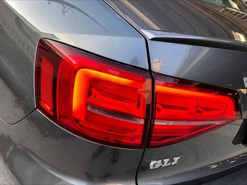 Used 2016 Volkswagen Jetta GLI SE image 28