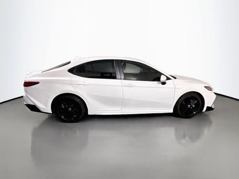 Used 2025 Toyota Camry SE w/ Convenience Package FWD image 11