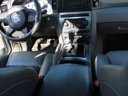 Used 2006 Jeep Grand Cherokee SRT8 w/ SRT Option Group I AWD/4WD image 26