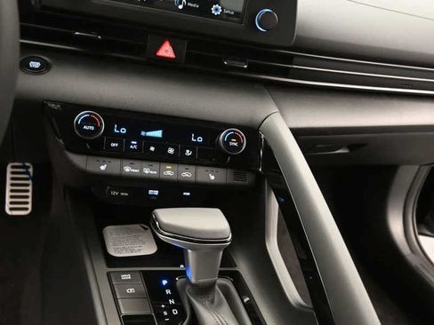 New 2026 Hyundai Elantra SEL Sport FWD image 20