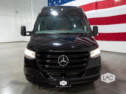 Used 2024 Mercedes-Benz Sprinter 3500 image 18
