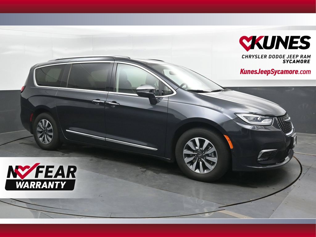 Used 2021 Chrysler Pacifica Limited w/ Premium & Safety Sphere Group FWD image 1