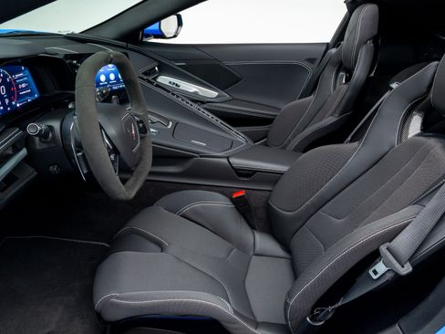 Used 2023 Chevrolet Corvette Stingray Coupe w/ Z51 Performance Package RWD image 19