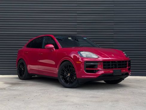 Certified 2025 Porsche Cayenne Coupe AWD/4WD image 9