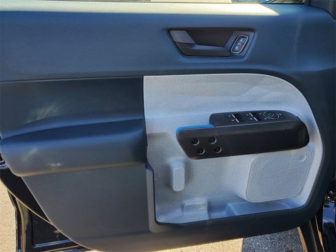 New 2025 Ford Maverick XLT image 21