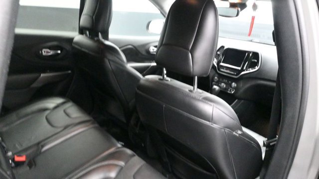 Used 2020 Jeep Cherokee Limited FWD image 12