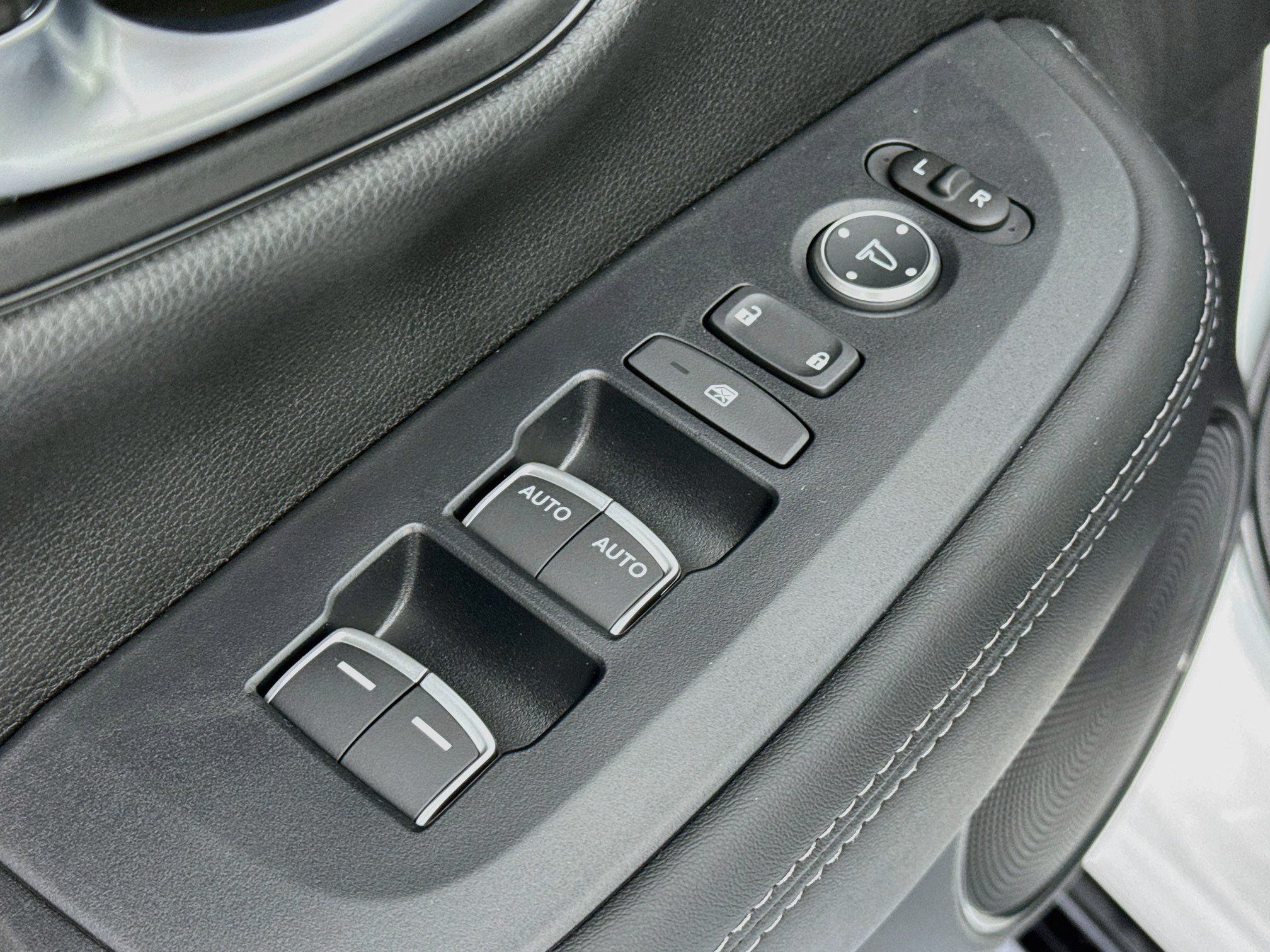 New 2027 Honda HR-V EX-L image 17