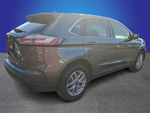 Used 2024 Ford Edge SEL image 4
