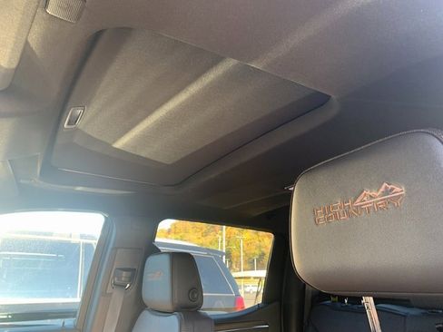 Used 2024 Chevrolet Silverado 1500 High Country image 12