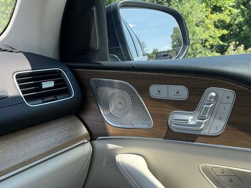 Used 2022 Mercedes-Benz GLS 450 4MATIC image 45