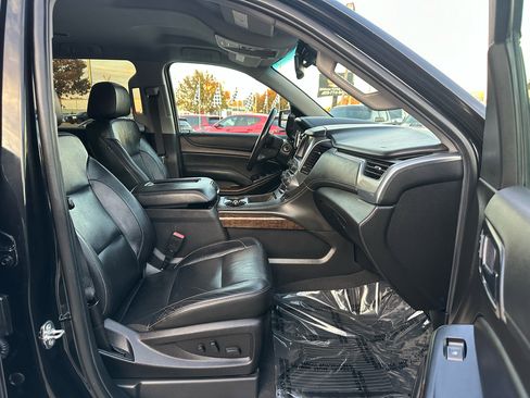 Used 2019 Chevrolet Suburban LT image 10