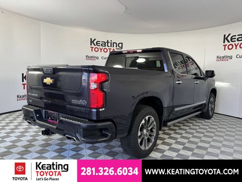 Used 2024 Chevrolet Silverado 1500 High Country w/ Technology Package AWD/4WD image 5
