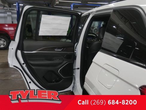 New 2026 Jeep Grand Cherokee Limited image 19