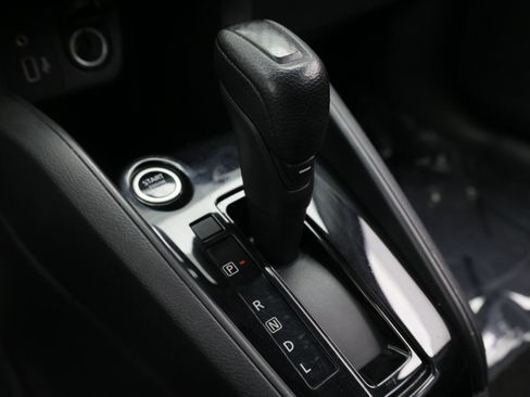 Used 2021 Nissan Versa S FWD image 19