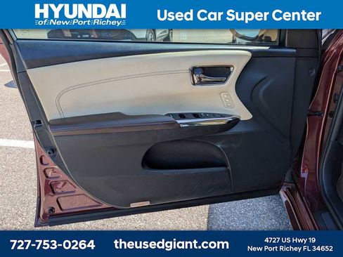 Used 2014 Toyota Avalon Limited w/ Technology Package image 11