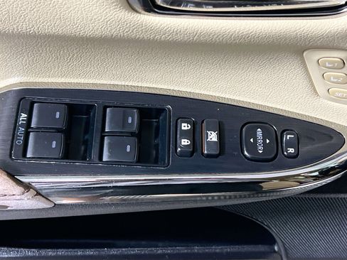 Used 2015 Toyota Avalon Limited image 16