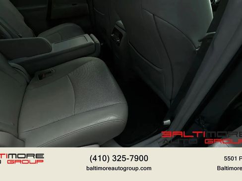 Used 2012 Toyota Highlander Limited w/ Tow Pkg AWD/4WD image 31