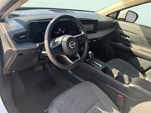 Used 2025 Nissan Kicks SV image 19