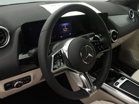 New 2026 Mercedes-Benz GLA 250 image 4