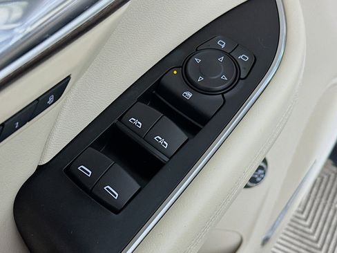 Used 2023 Buick Envision Avenir AWD/4WD image 20