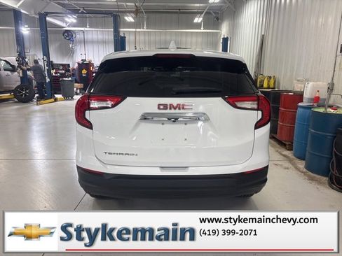 Used 2022 GMC Terrain SLE image 6