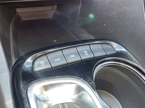 Used 2025 Buick Encore GX Sport Touring AWD/4WD image 28