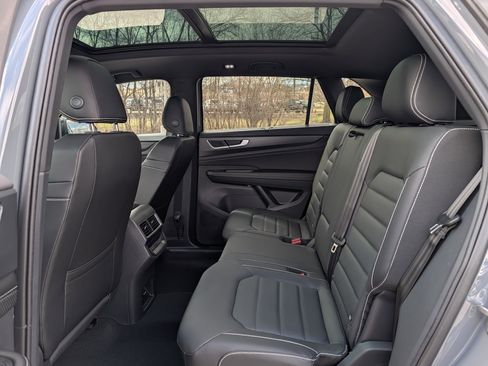 New 2026 Volkswagen Atlas Cross Sport SEL R-Line AWD/4WD image 6