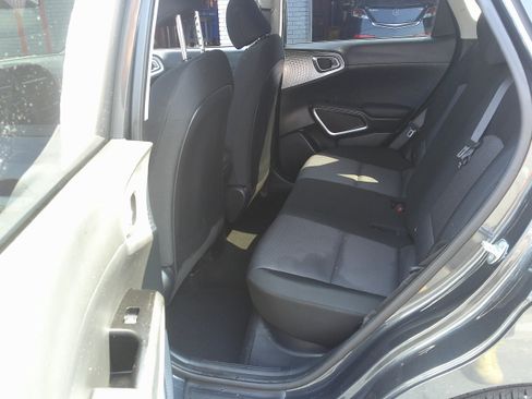 Used 2025 Kia Soul LX FWD image 17