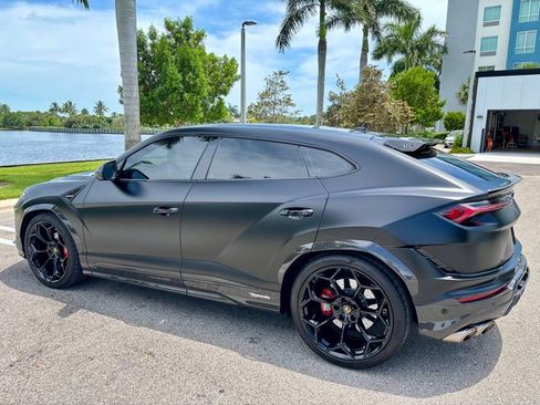 Used 2024 Lamborghini Urus Performante AWD/4WD image 9