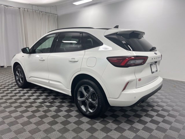 Used 2023 Ford Escape ST-Line w/ Tech Pack #1 AWD/4WD image 9