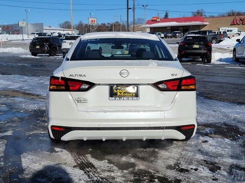 Used 2024 Nissan Altima 2.5 SV image 6