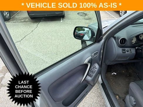 Used 2001 Toyota RAV4 2WD w/ "L" Pkg image 13