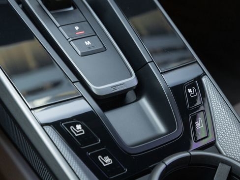 Certified 2024 Porsche 911 Carrera image 28