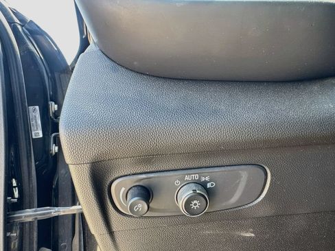 Used 2021 Buick Envision Essence w/ Sport Touring Package FWD image 19
