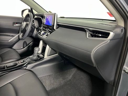 Used 2024 Toyota Corolla Cross XLE image 33