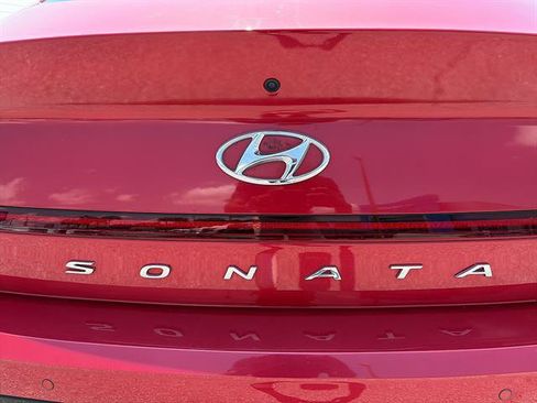 Used 2021 Hyundai Sonata Limited w/ Cargo Package FWD image 12