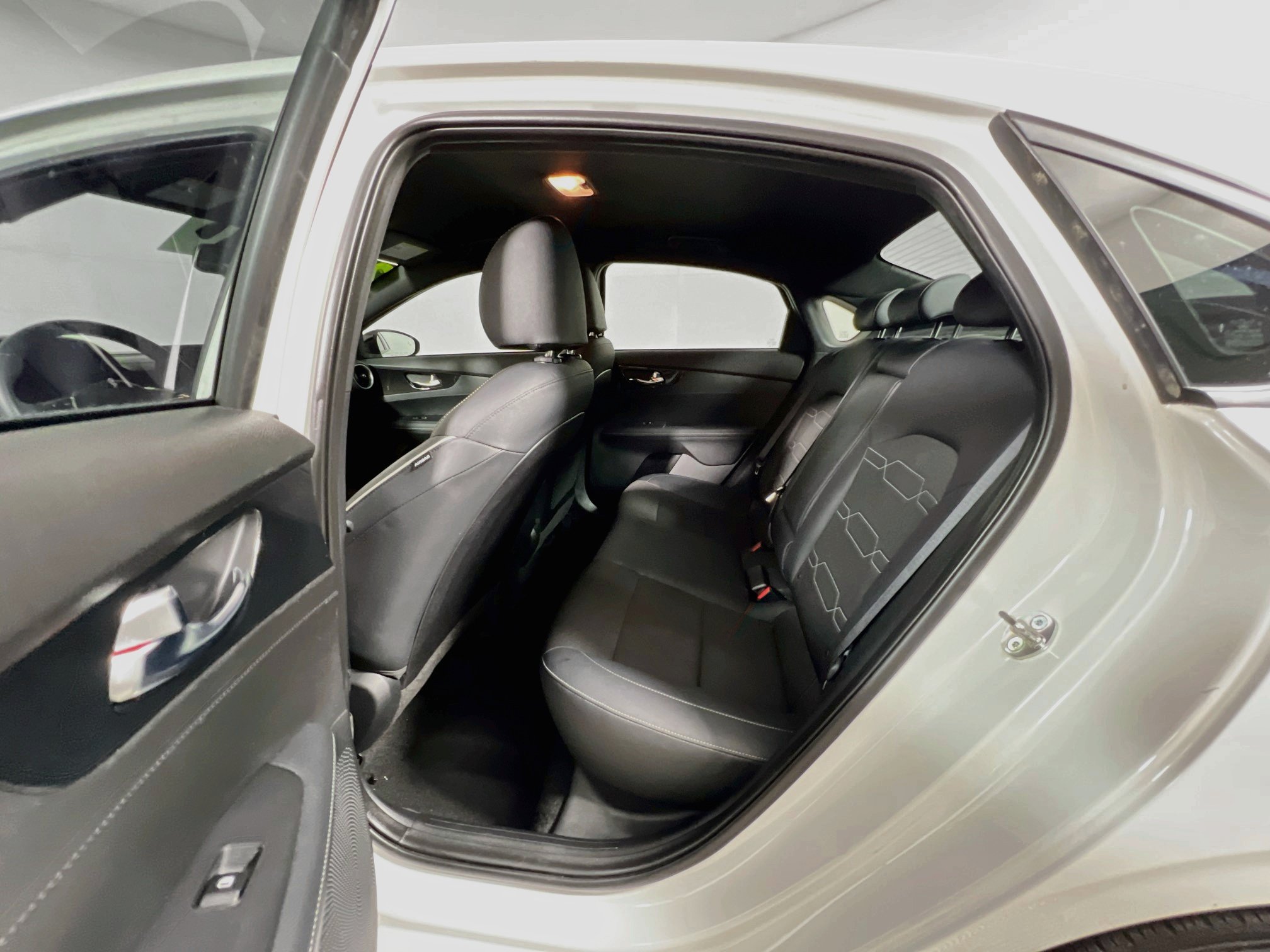 Used 2023 Kia Forte GT-Line FWD image 29