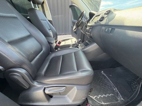 Used 2016 Volkswagen Tiguan S FWD image 16