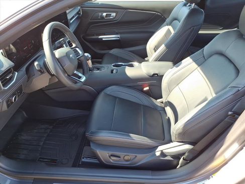 Used 2025 Ford Mustang GT Premium image 11