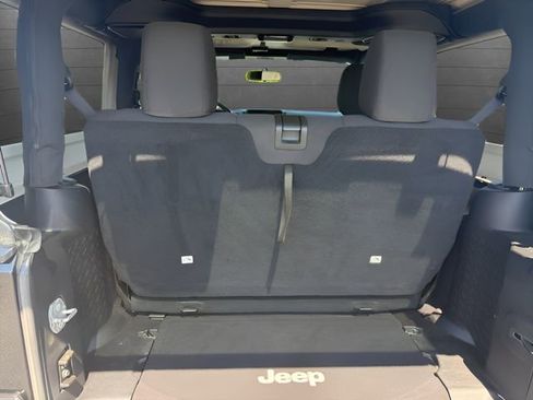 Used 2016 Jeep Wrangler Sport AWD/4WD image 9