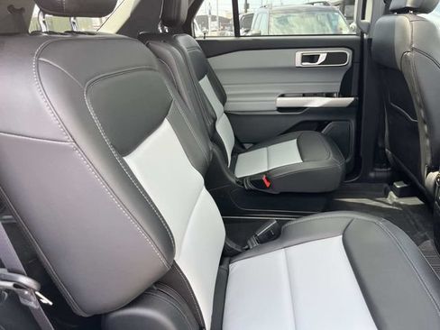Used 2024 Ford Explorer XLT w/ Equipment Group 202A AWD/4WD image 27