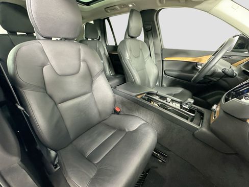 Certified 2023 Volvo XC90 T8 Plus image 31