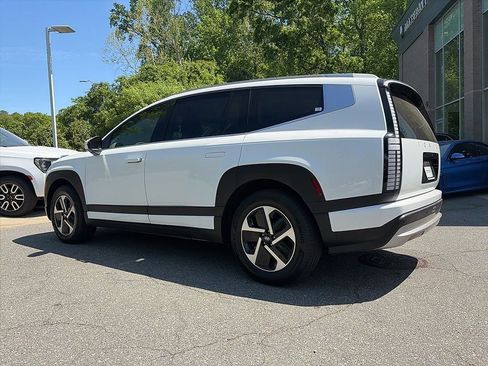 Used 2026 Hyundai Ioniq 9 SE image 4