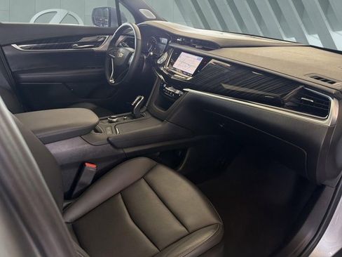 Used 2025 Cadillac XT6 Premium Luxury FWD image 26
