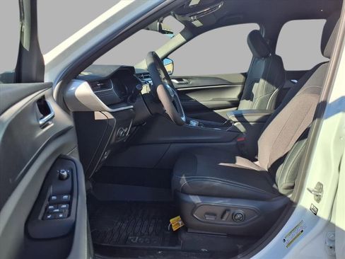 New 2025 Jeep Grand Cherokee Laredo image 21